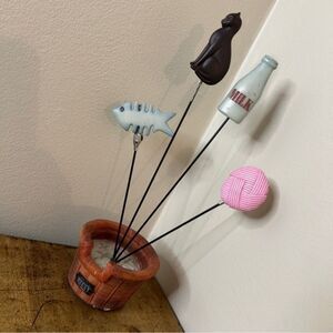 Vintage 2004 Cat Lover 4 Picture Holder Paper Weight Figurine Kitten Yarn Milk